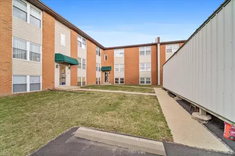 Exterior - 10 Willedrob Dr #7, Bloomington, IL 61701 photo 1 of 1