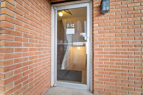 Entry Way - 10 Willedrob Dr #7, Bloomington, IL 61701 photo 1 of 3