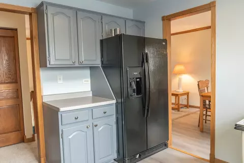 Kitchen - 264 E Country Dr, Bartlett, IL 60103 photo 2 of 2