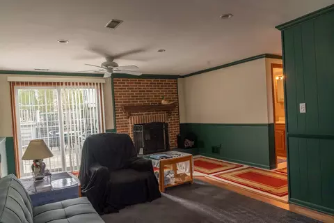 Living - 264 E Country Dr, Bartlett, IL 60103 photo 3 of 3