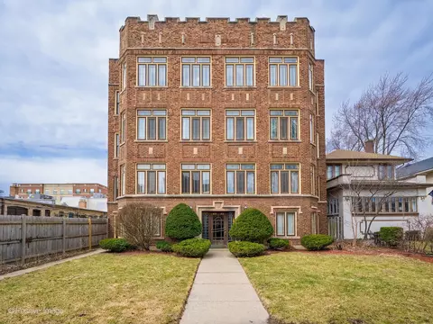 439 Home Ave #3S, Oak Park, IL 60302