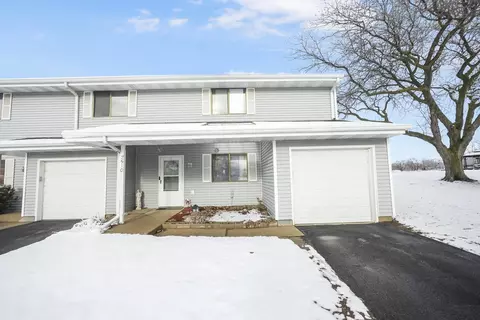 2510 Lotus Ln, Crest Hill, IL 60403