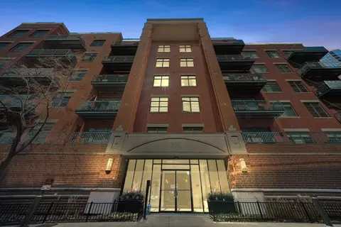 330 N Clinton St #305, Chicago, IL 60661