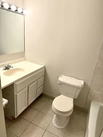 572 Fairway View Dr #2B, Wheeling, IL 60090 photo 9