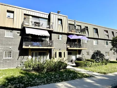 572 Fairway View Dr #2B, Wheeling, IL 60090