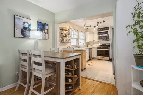 Dining - 192 E Burlington St, Riverside, IL 60546 photo 1 of 1