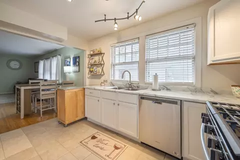 Kitchen - 192 E Burlington St, Riverside, IL 60546 photo 3 of 3