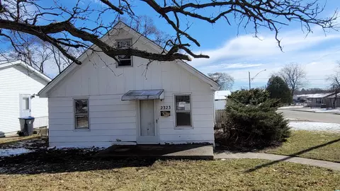 2323 Horeb Ave, Zion, IL 60099