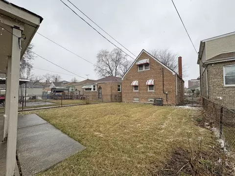 Undisclosed, Chicago, IL 60628 photo 17