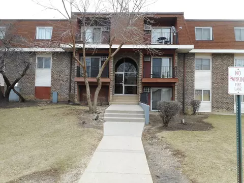 1075 Knoll Ln #302, Hoffman Estates, IL 60169