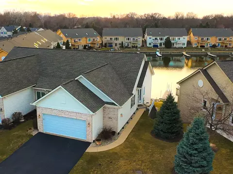 39818 N Long Dr, Antioch, IL 60002