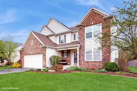 1816 Apple Valley Dr, Wauconda, IL 60084