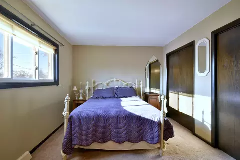 Bedroom - 834 N Adele St, Elmhurst, IL 60126 photo 6 of 6