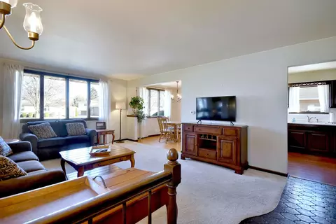 Living - 834 N Adele St, Elmhurst, IL 60126 photo 1 of 5
