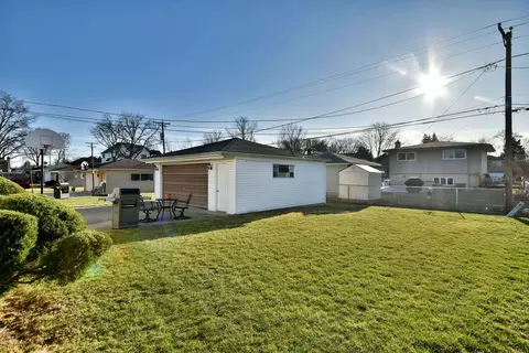 Exterior - 834 N Adele St, Elmhurst, IL 60126 photo 2 of 4