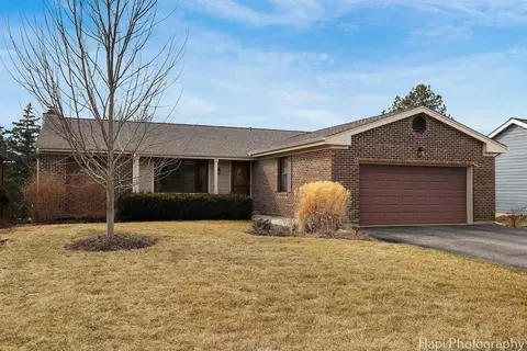 39979 N Fairway Dr, Antioch, IL 60002