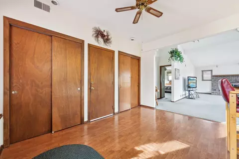 Entry Way - 322 Mallette St, Thornton, IL 60476 photo 4 of 7
