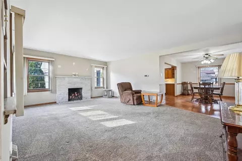 Living - 322 Mallette St, Thornton, IL 60476 photo 1 of 7