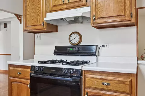 Kitchen - 322 Mallette St, Thornton, IL 60476 photo 4 of 5