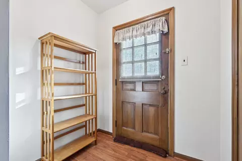 Entry Way - 322 Mallette St, Thornton, IL 60476 photo 1 of 7