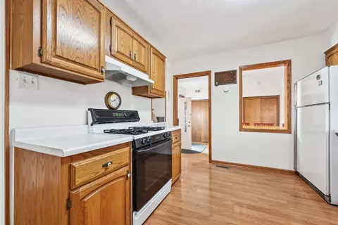 Kitchen - 322 Mallette St, Thornton, IL 60476 photo 5 of 5