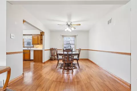 Dining - 322 Mallette St, Thornton, IL 60476 photo 1 of 3