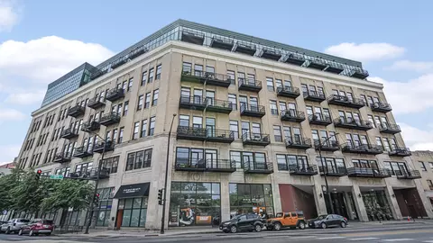 1645 W Ogden Ave #323, Chicago, IL 60612