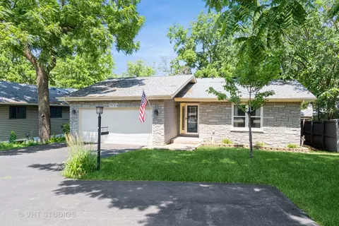 25 W704 Jewell Rd, Wheaton, IL 60187