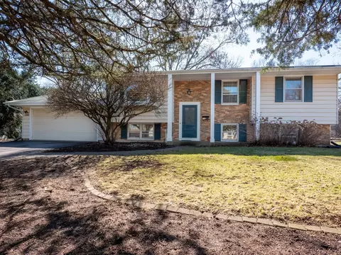 1144 Millburn Ct, Saint Charles, IL 60174