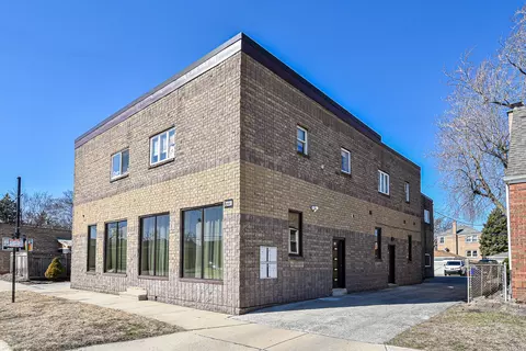 7228 39th St #1E, Lyons, IL 60534