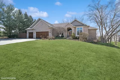 1407 Superior Ct, Spring Grove, IL 60081