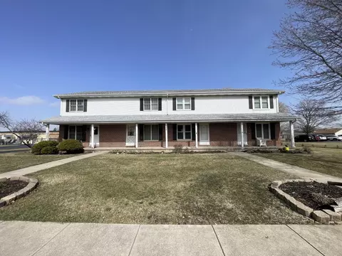 105 Colonial Pkwy #D, Yorkville, IL 60560