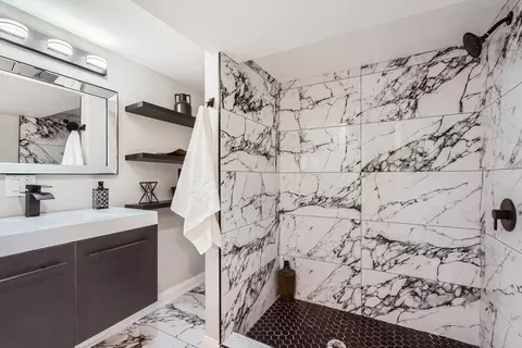 Bath - 14654 Memorial Dr, Dolton, IL 60419 photo 3 of 3