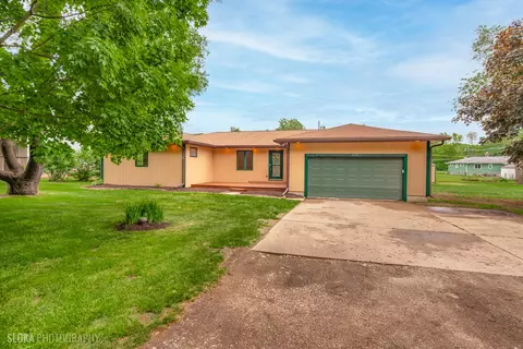 1333 Lund Ave, Algonquin, IL 60102
