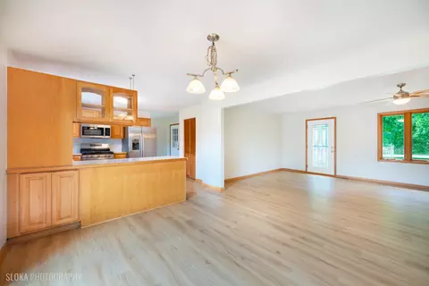 1333 Lund Ave, Algonquin, IL 60102 photo 5