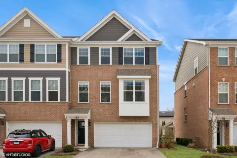 57 Timber Wolf Dr, Wheeling, IL 60090