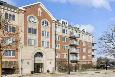 14 S Ashland Ave #209, La Grange, IL 60525