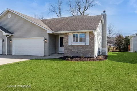 260 Penny Ln #260, Lake Geneva, WI 53147