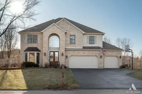 670 Bluestem Ln, Algonquin, IL 60102