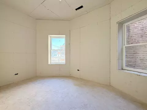 Bedroom - 4314 S Berkeley Ave, Chicago, IL 60653 photo 8 of 8