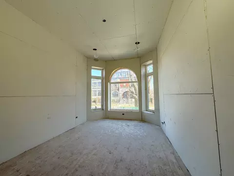 Living - 4314 S Berkeley Ave, Chicago, IL 60653 photo 3 of 3