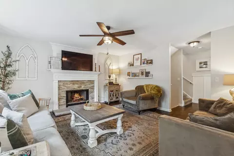 919 Valley Ave, Mchenry, IL 60051 photo 10