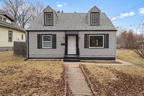 1027 Knowlton St, Rockford, IL 61102