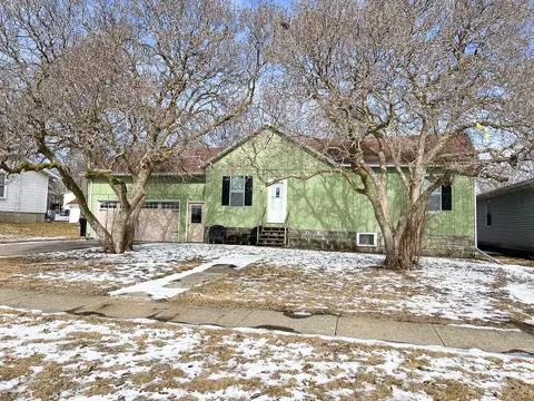 Exterior - 623 Front St, El Paso, IL 61738 photo 3 of 10