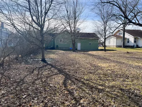 Exterior - 623 Front St, El Paso, IL 61738 photo 8 of 10