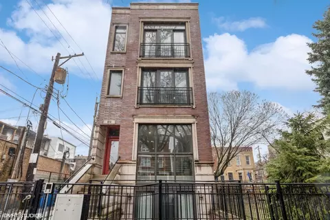 814 N Winchester Ave #3, Chicago, IL 60622