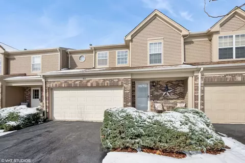 963 Old Oak Cir, Algonquin, IL 60102
