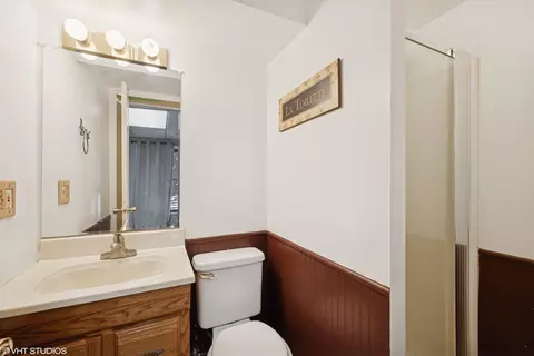 Bath - 963 Old Oak Cir, Algonquin, IL 60102 photo 4 of 4