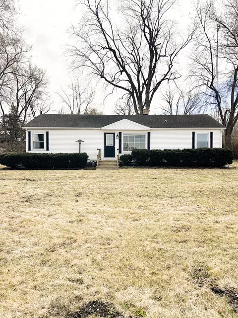 2048 W 2000 S Rd, Kankakee, IL 60901 photo 2