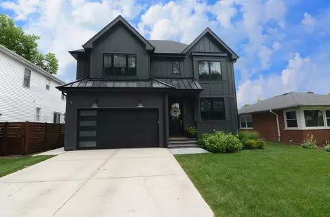 889 S Fairfield Ave, Elmhurst, IL 60126